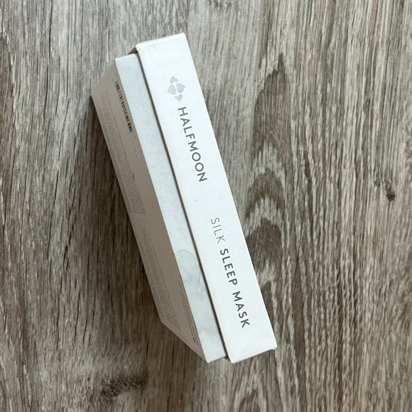 100% SILK SLEEP MASK • Limited Edition by HALFMOON - Picture 9 of 10